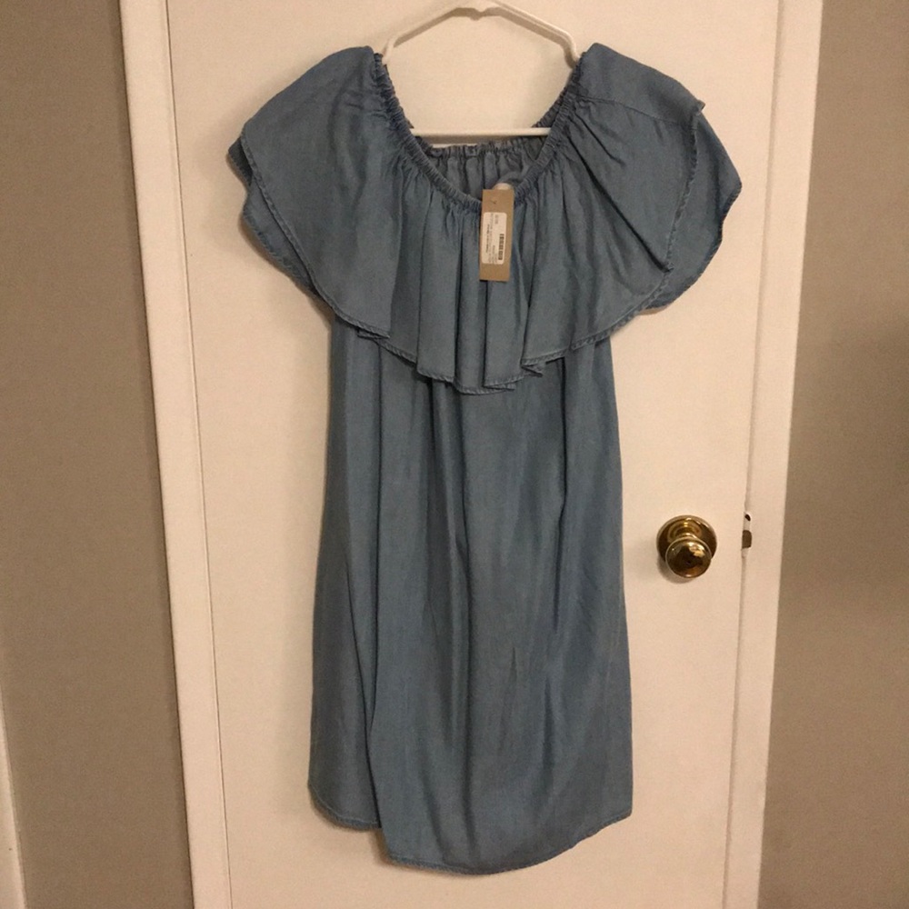 Off the shoulder - light denim dress